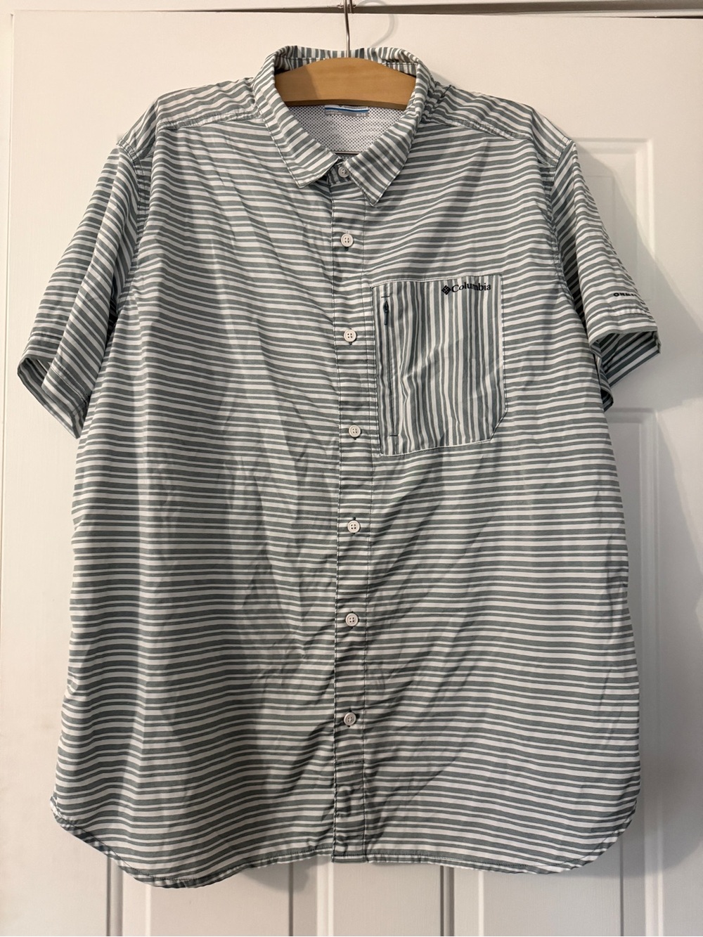 Mens Columbia Omni-Shade Vented Striped Gray White Short Sleeve Shirt Size XL TG